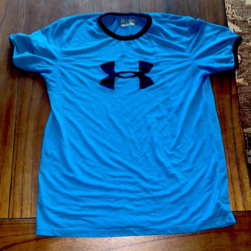 Under armour short sleeve youth XL